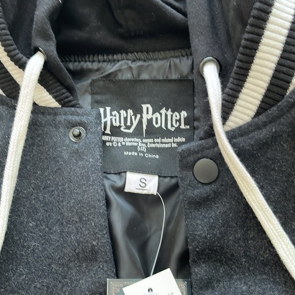 Harry Potter Gryffindor Varsity jacket NWT - Picture 3 of 4